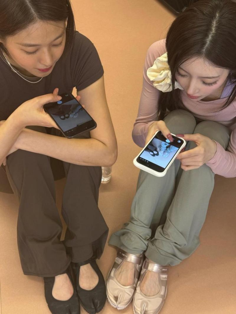 홍지윤 김설현 인별