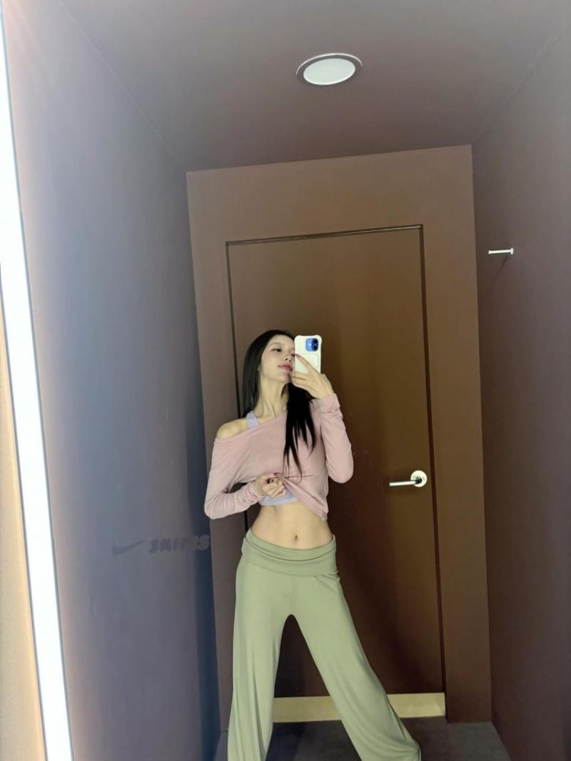 홍지윤 김설현 인별