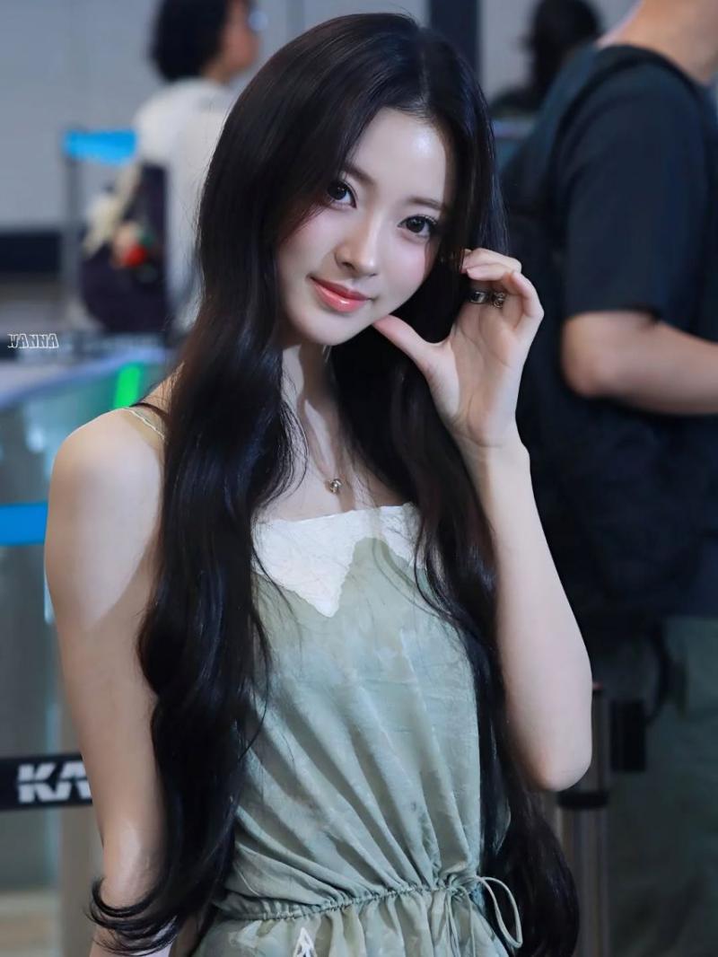 MEOVV (미야오) 안나