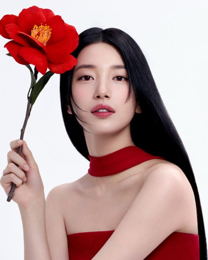 수지 GUESS/ Tsubaki