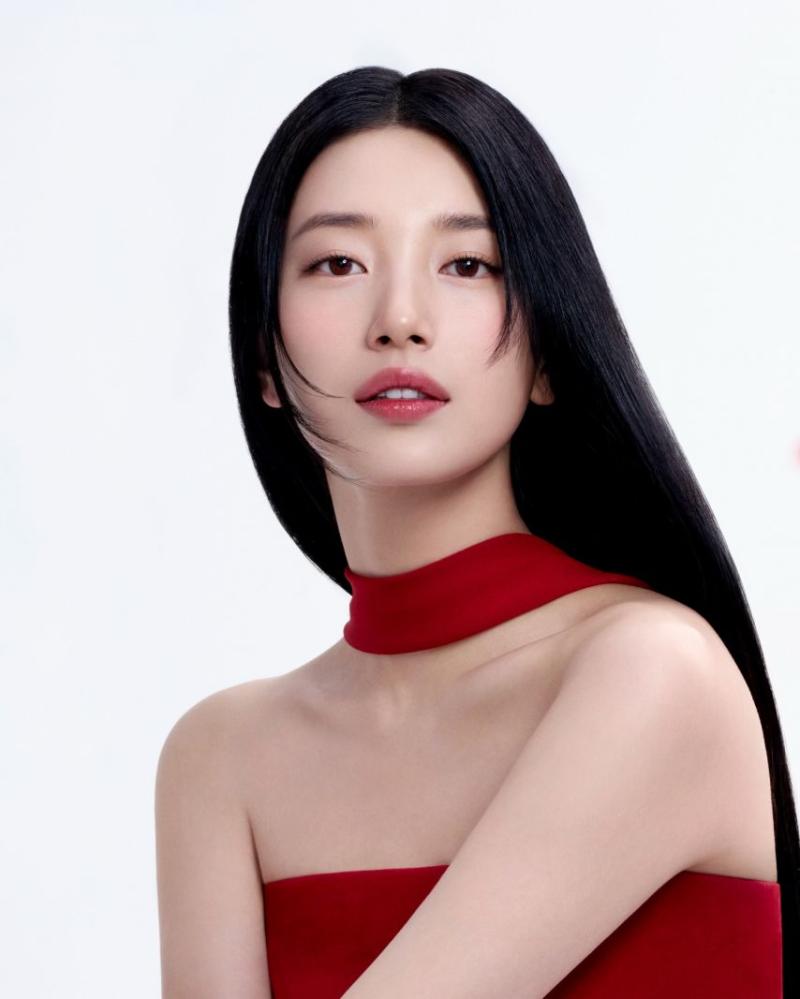 수지 GUESS/ Tsubaki