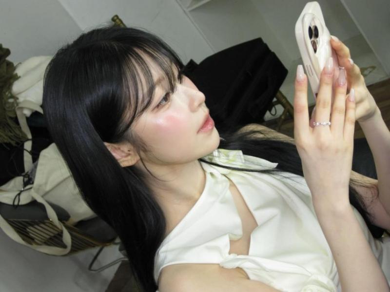 프로미스나인 백지헌