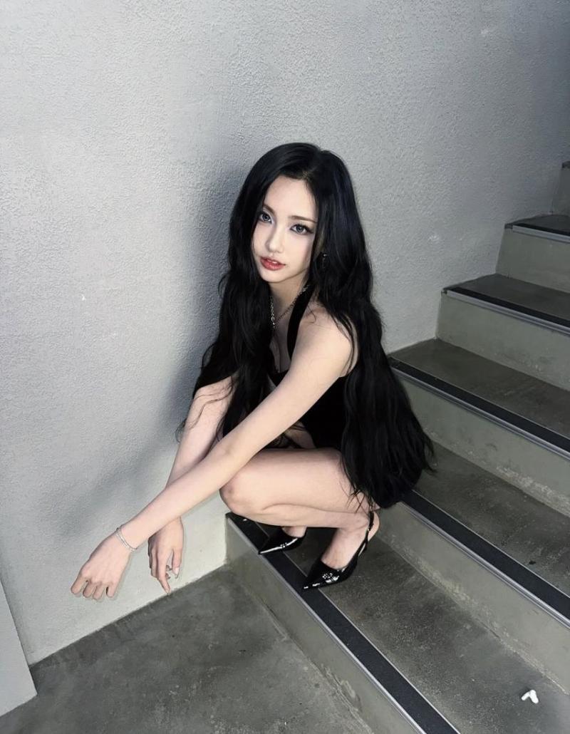 EVERGLOW (에버글로우) 아샤