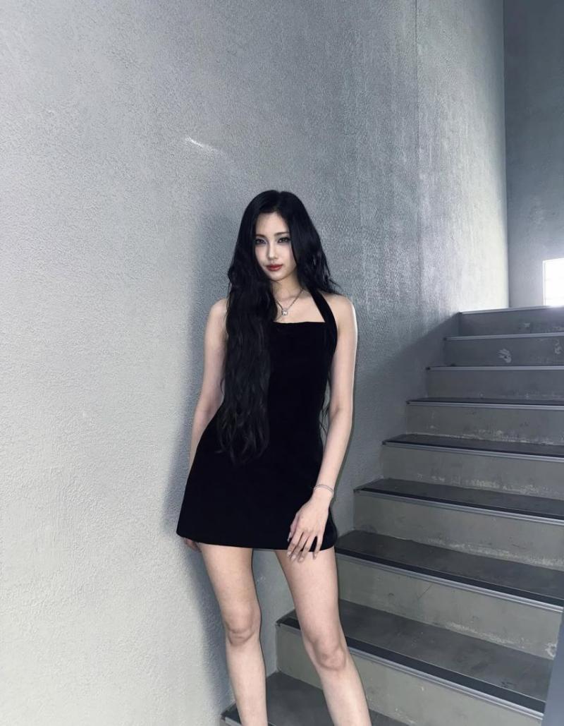 EVERGLOW (에버글로우) 아샤