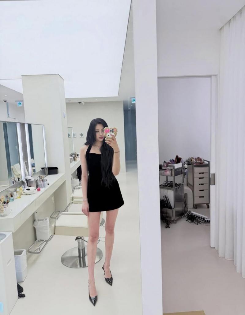 EVERGLOW (에버글로우) 아샤