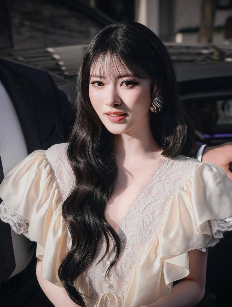 MEOVV (미야오) 안나