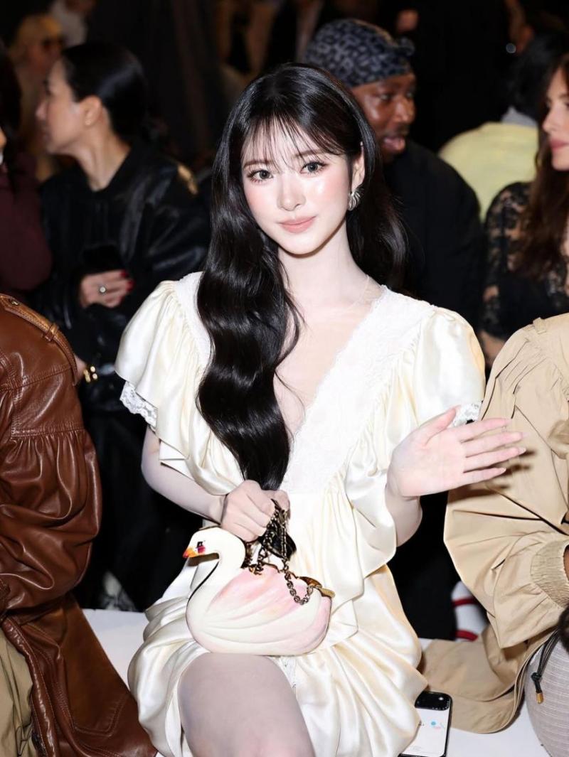 MEOVV (미야오) 안나