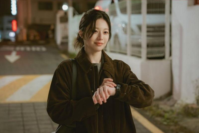 [고윤정] 모두가 자신의 무가치함과 싸우고 있다 변은아