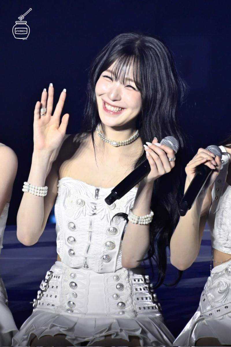 프로미스나인 백지헌