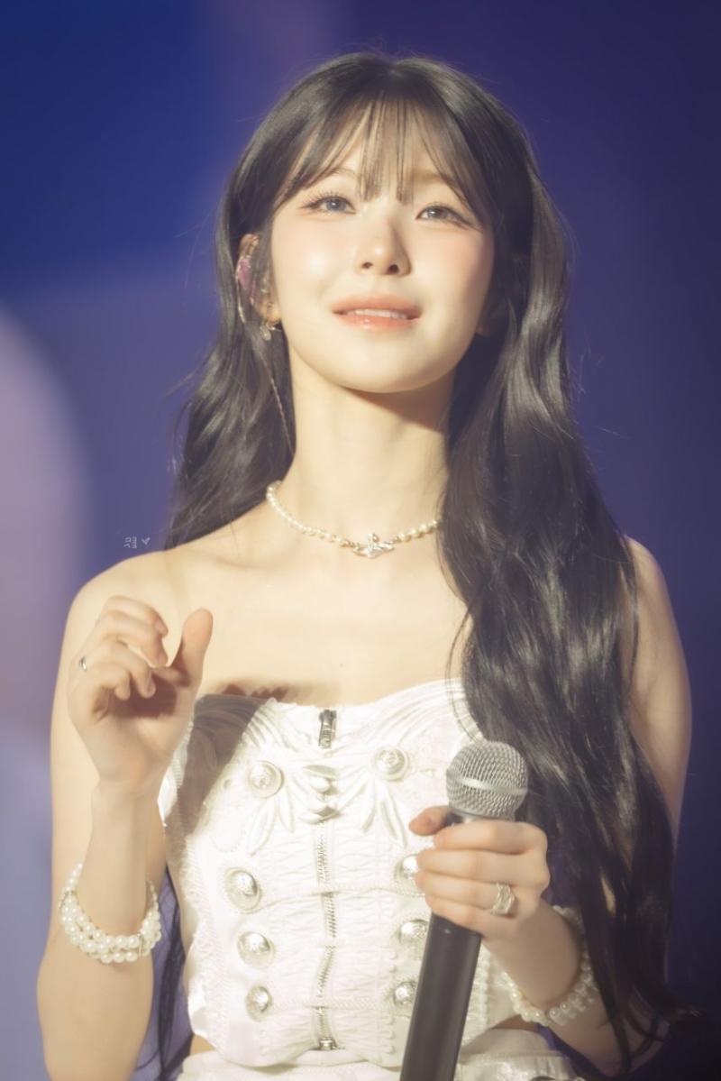 프로미스나인 백지헌