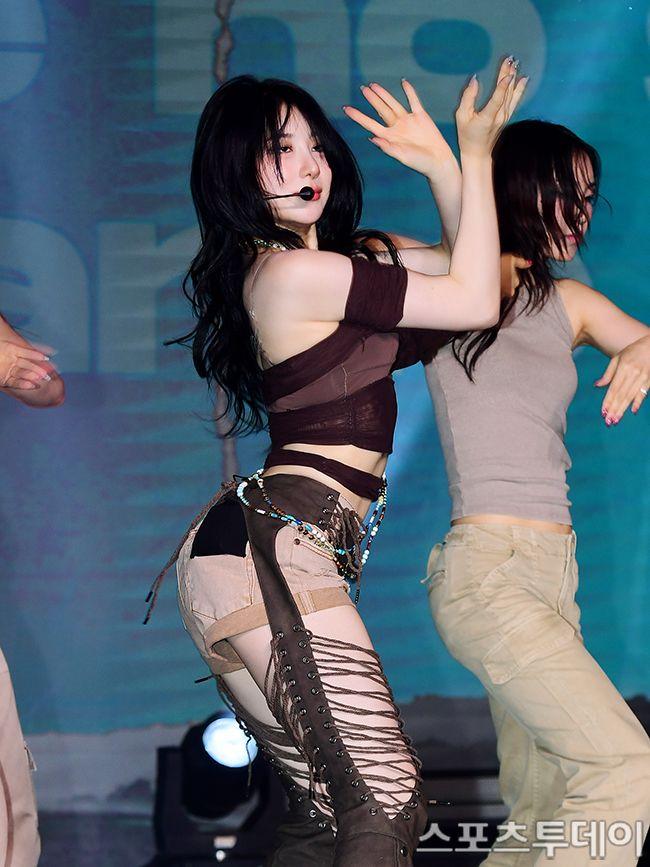 이채연