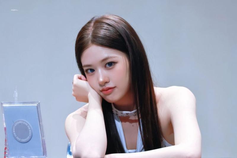 아이브 안유진
