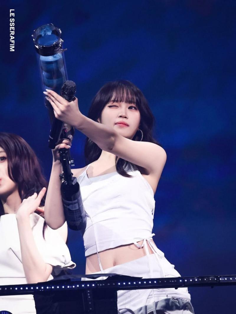LE SSERAFIM (르세라핌) 김채원