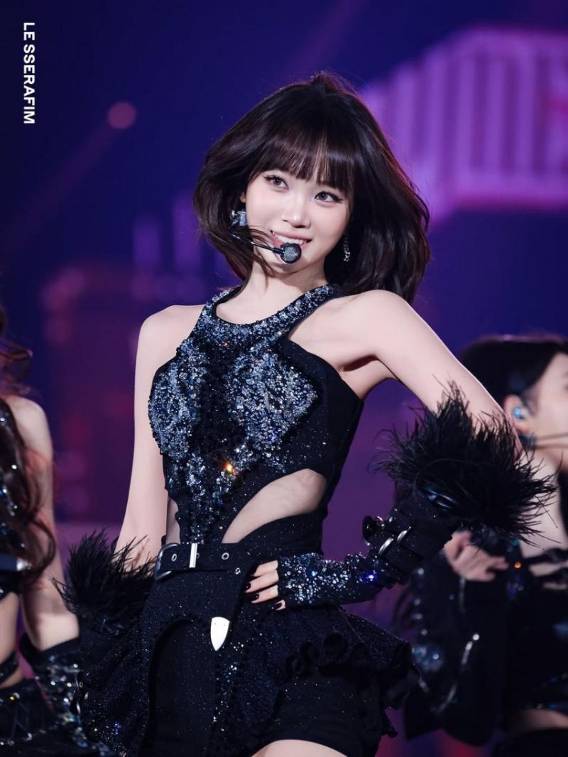LE SSERAFIM (르세라핌) 김채원
