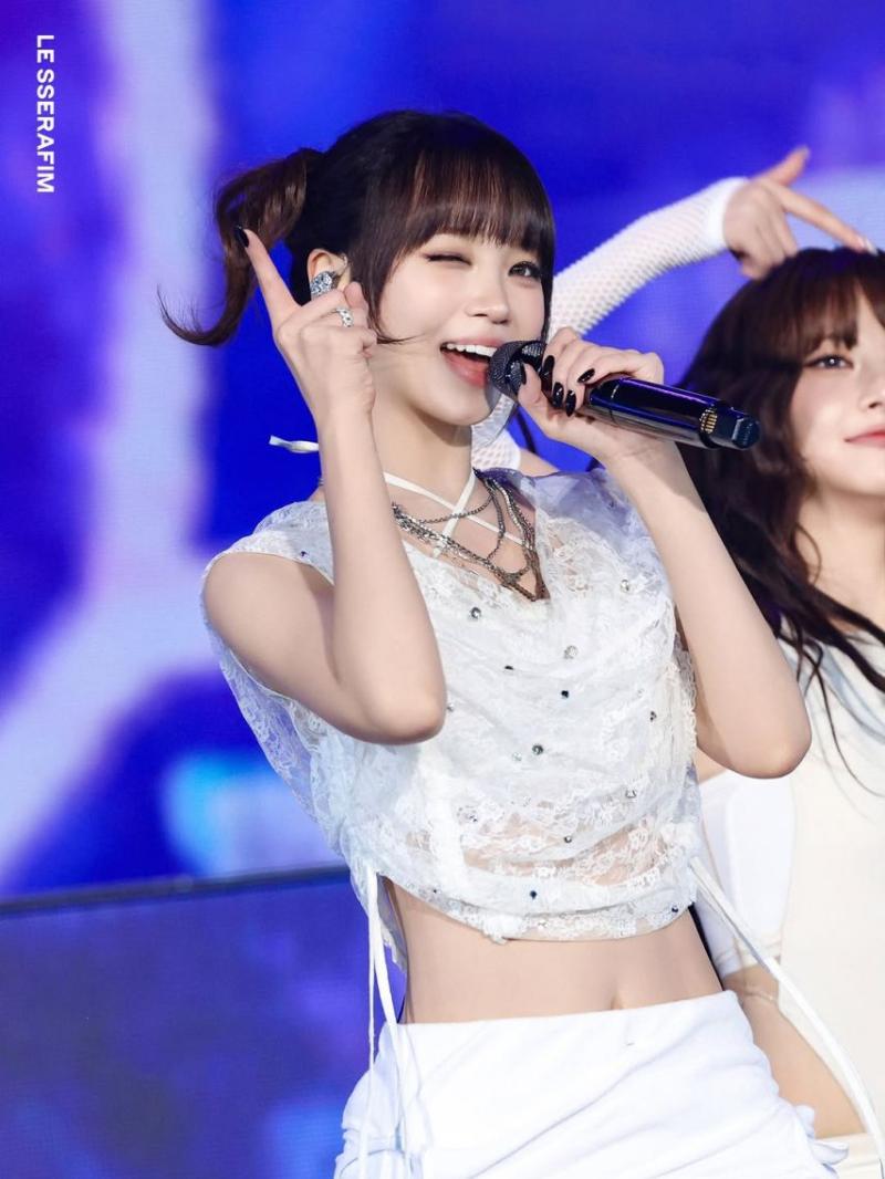 LE SSERAFIM (르세라핌) 김채원