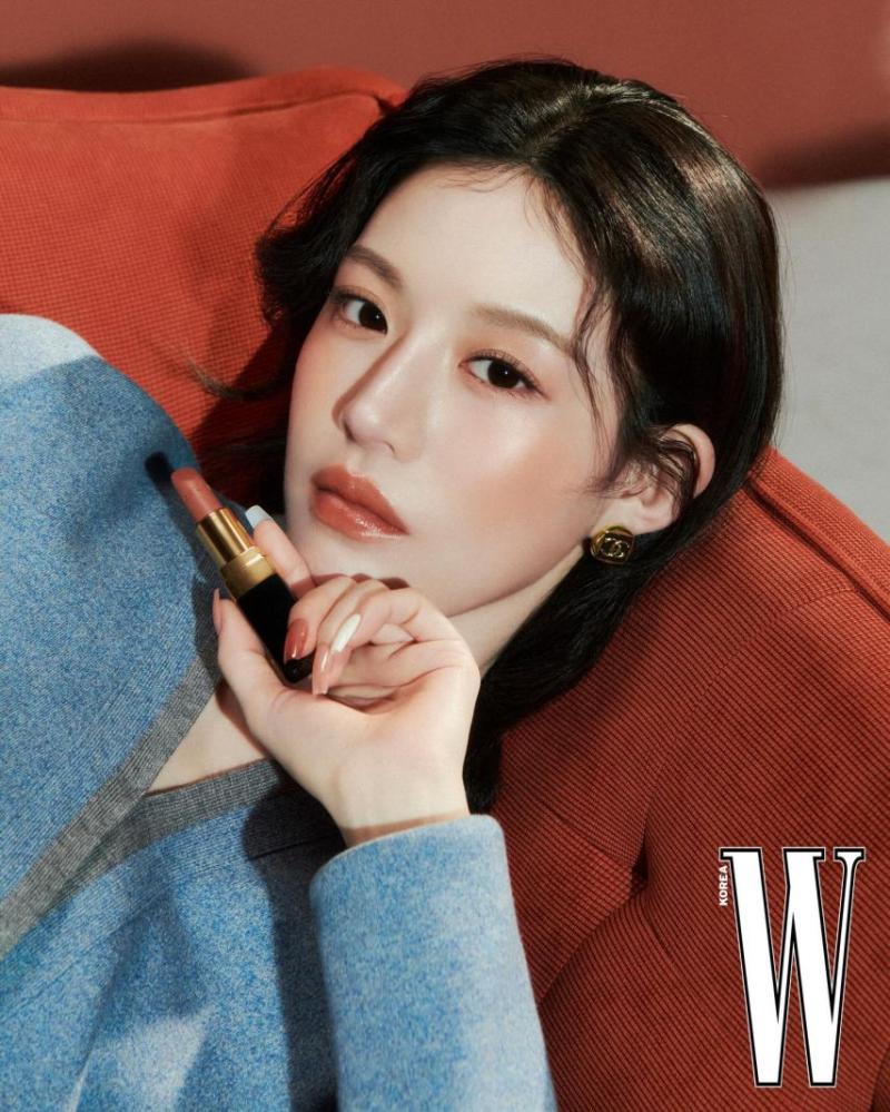 고윤정 샤넬쇼 파리/ WKorea