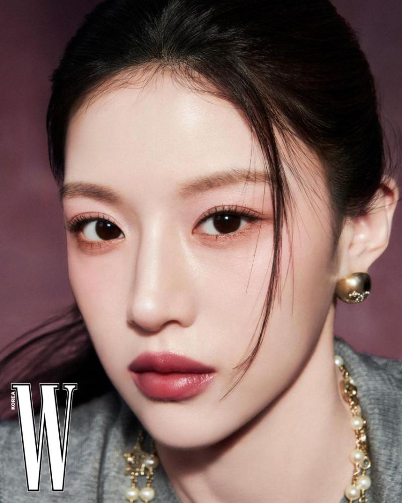 고윤정 샤넬쇼 파리/ WKorea
