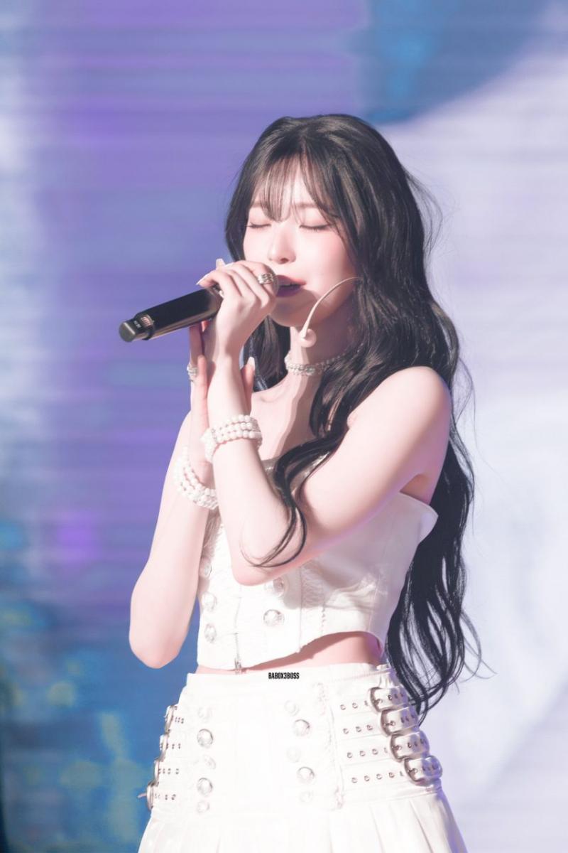 프로미스나인 백지헌