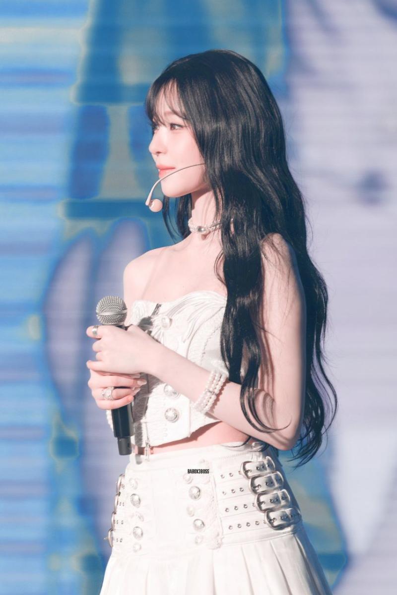 프로미스나인 백지헌