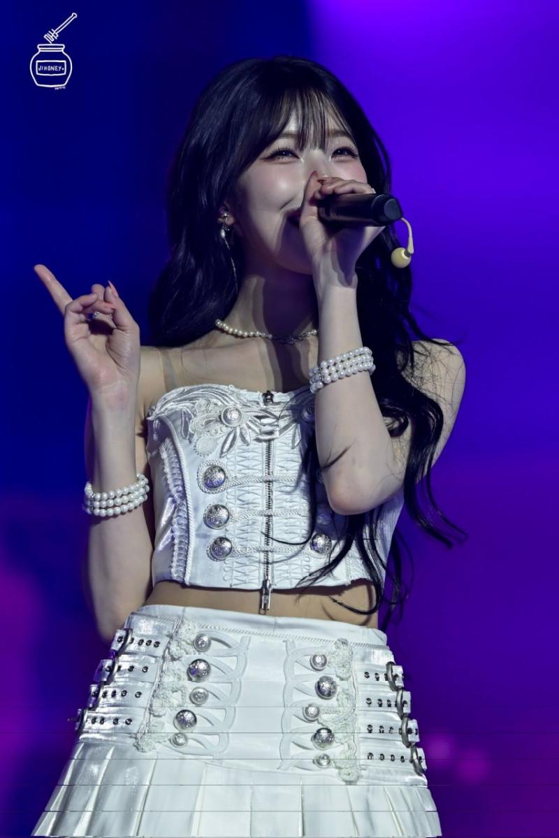 프로미스나인 백지헌