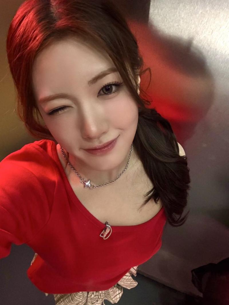 앳하트 봄, 서현