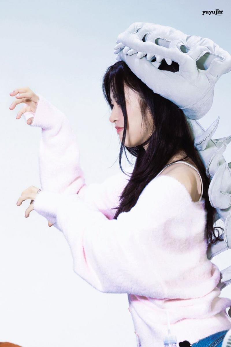 아이브 안유진