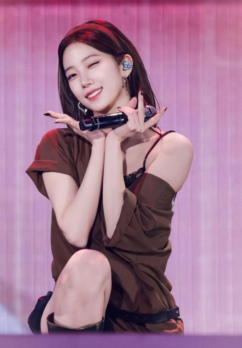 LE SSERAFIM (르세라핌) 카즈하
