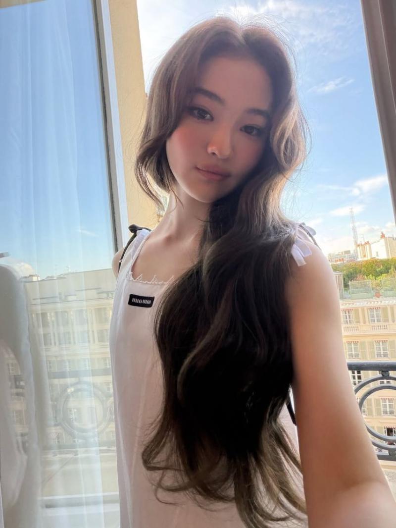MEOVV (미야오) 엘라
