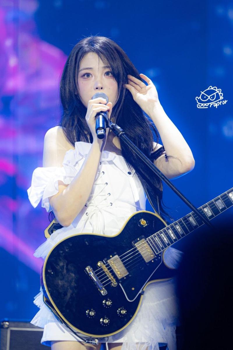 QWER 히나
