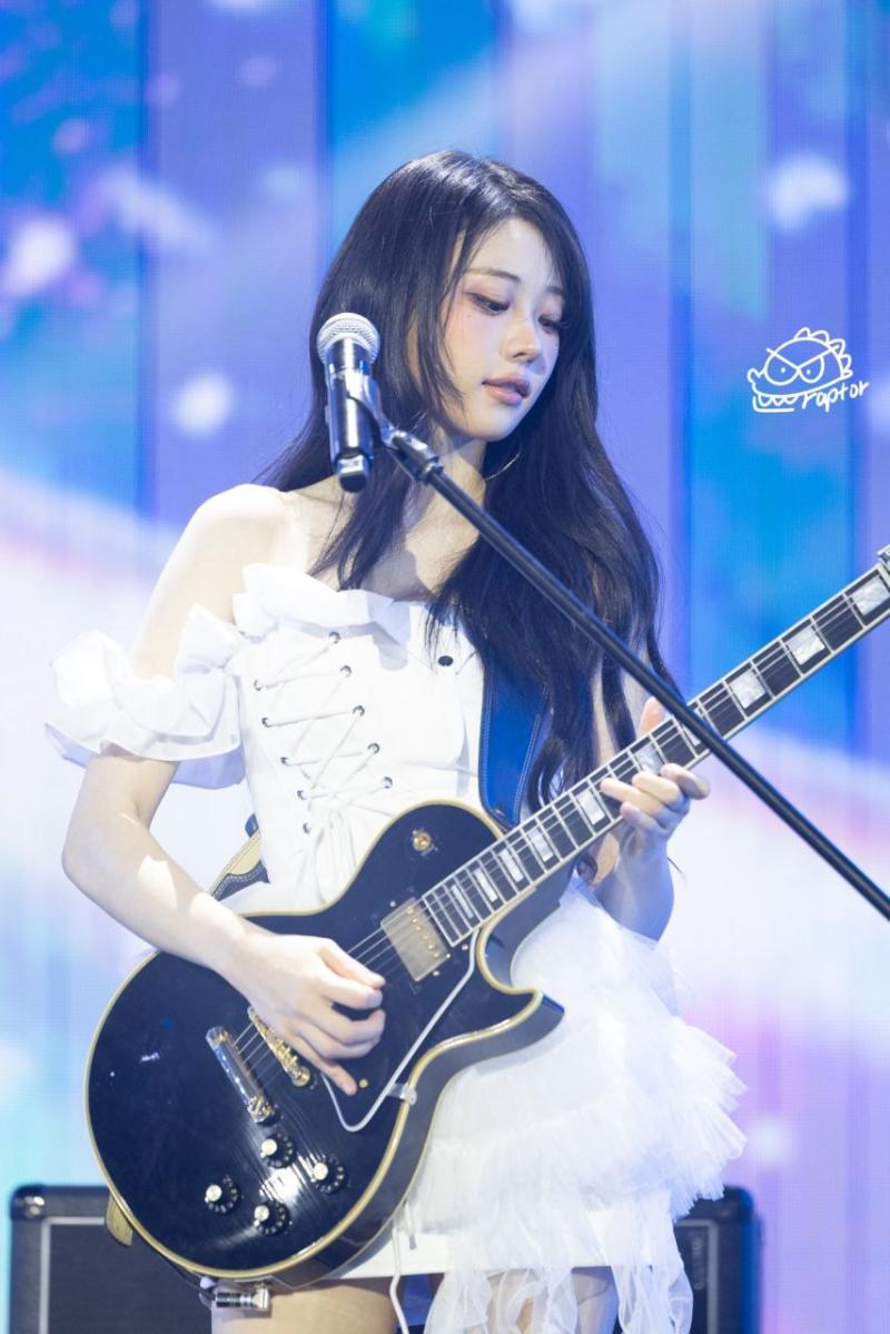 QWER 히나
