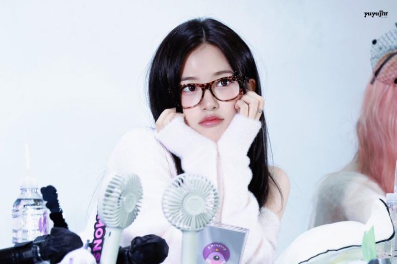 아이브 안유진