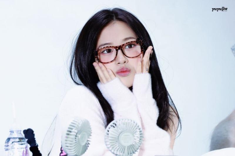 아이브 안유진