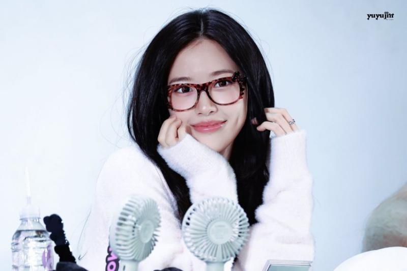 아이브 안유진