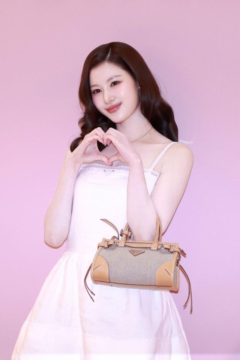 트와이스 사나