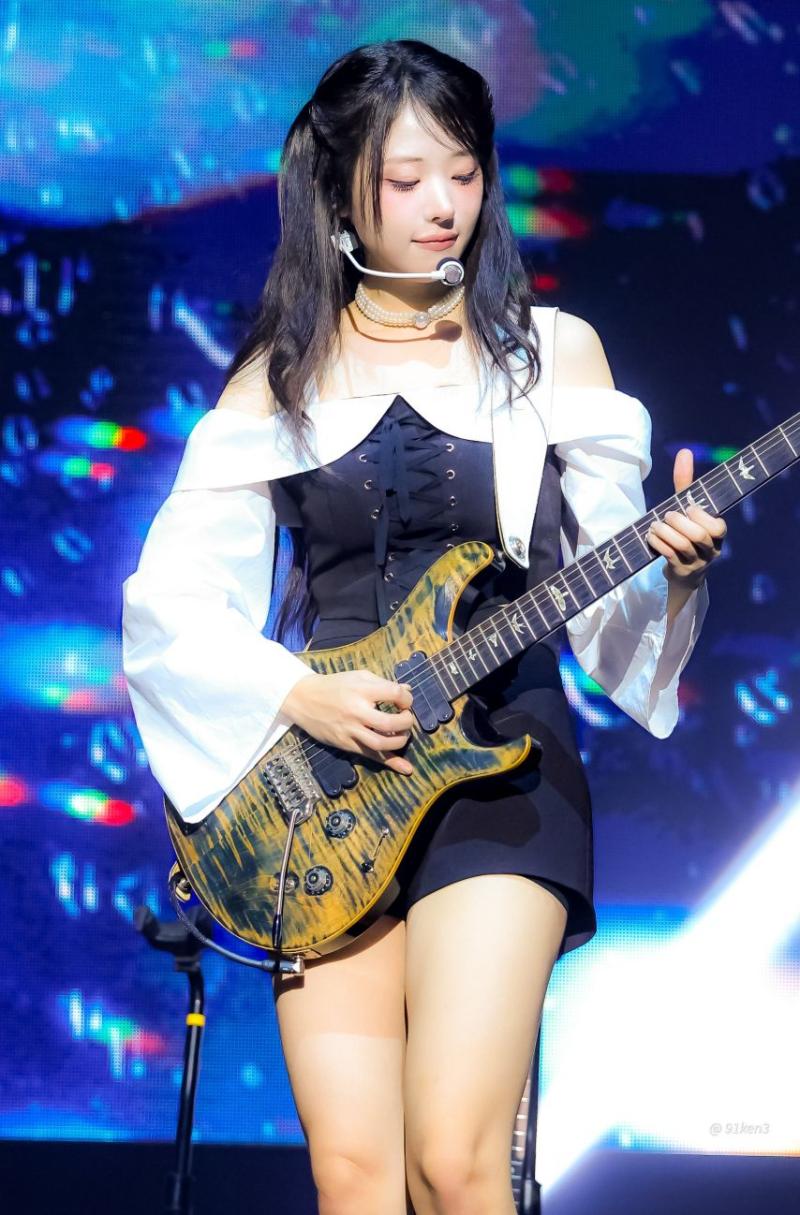 QWER 히나