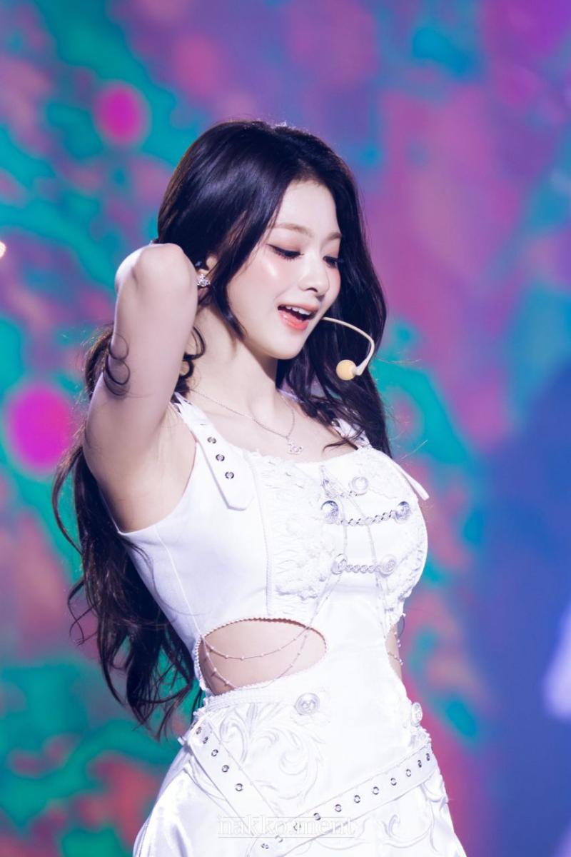 프로미스나인 이나경