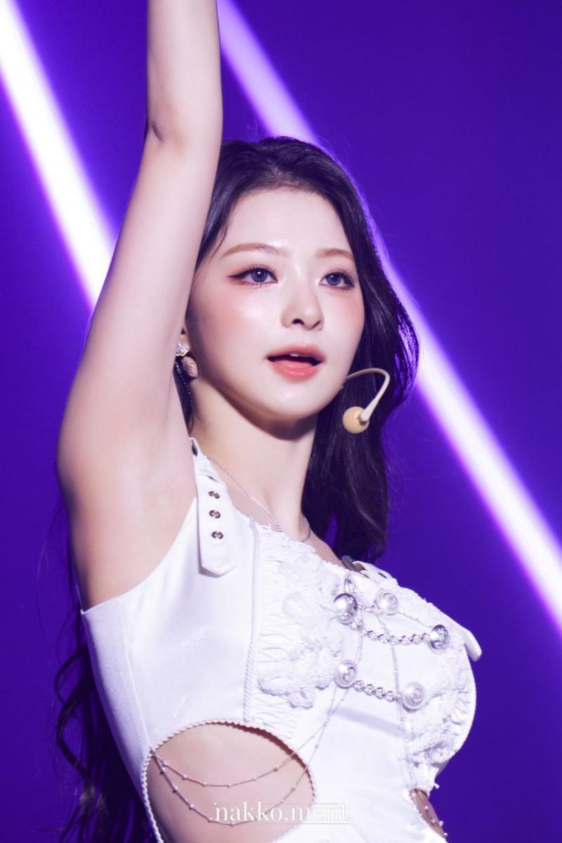 프로미스나인 이나경