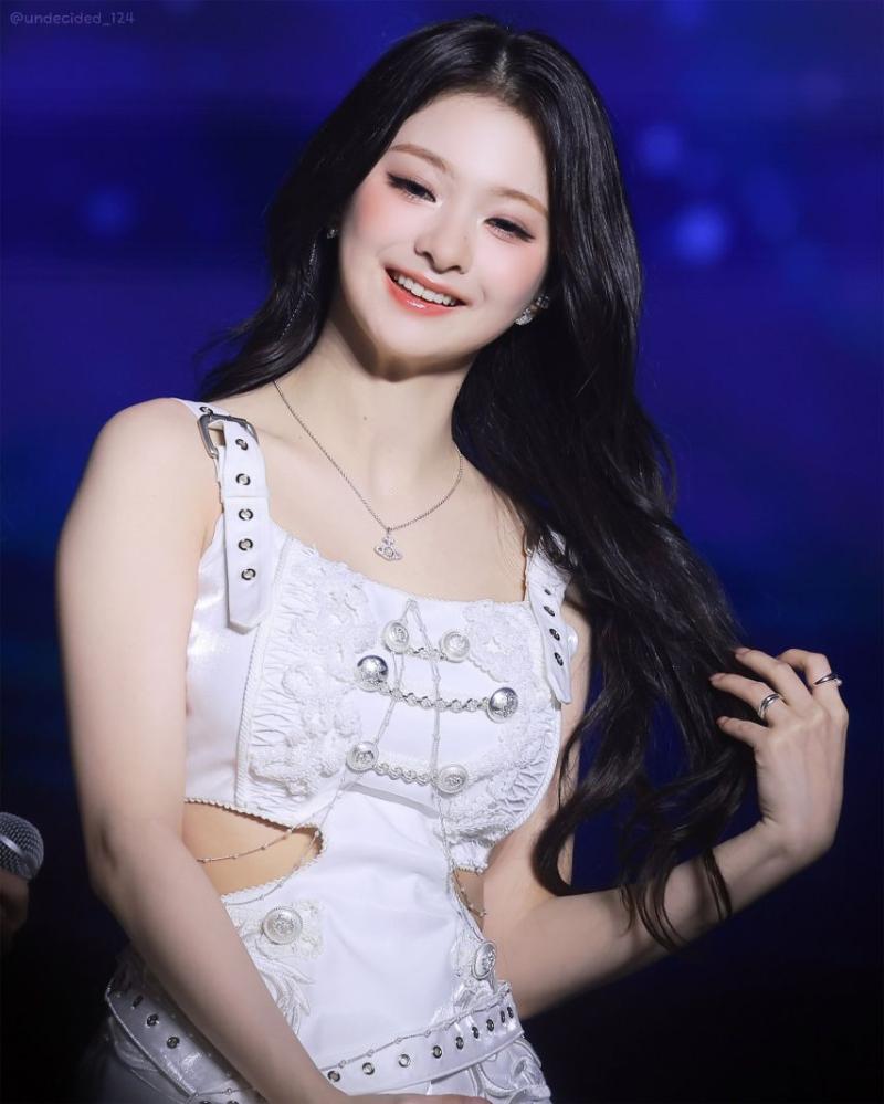 프로미스나인 이나경