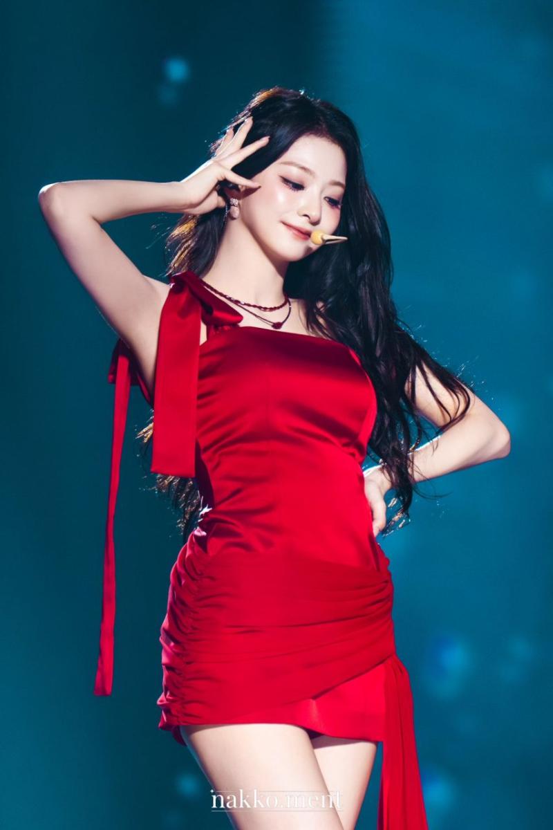 프로미스나인 이나경