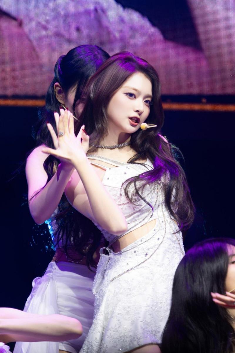 프로미스나인 이나경