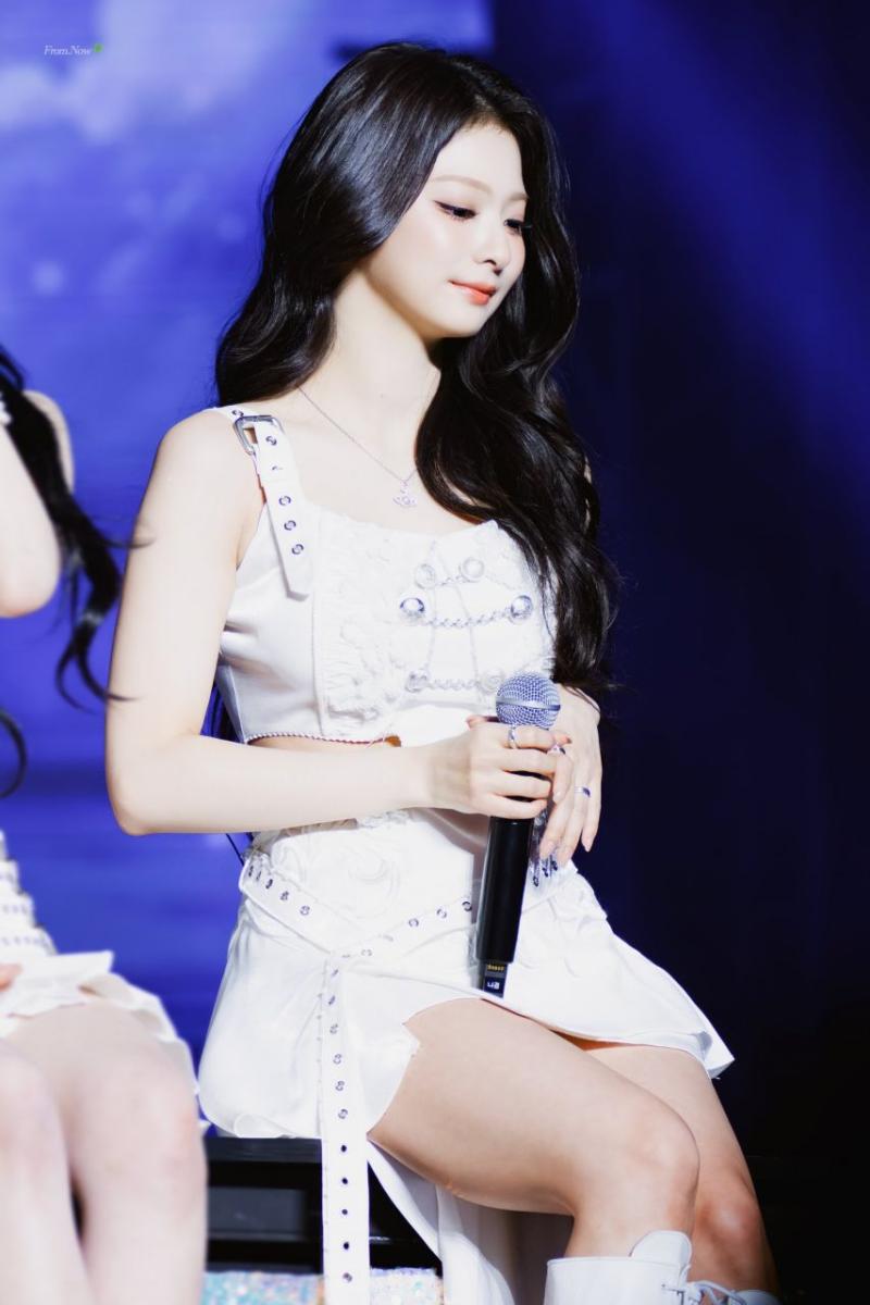 프로미스나인 이나경