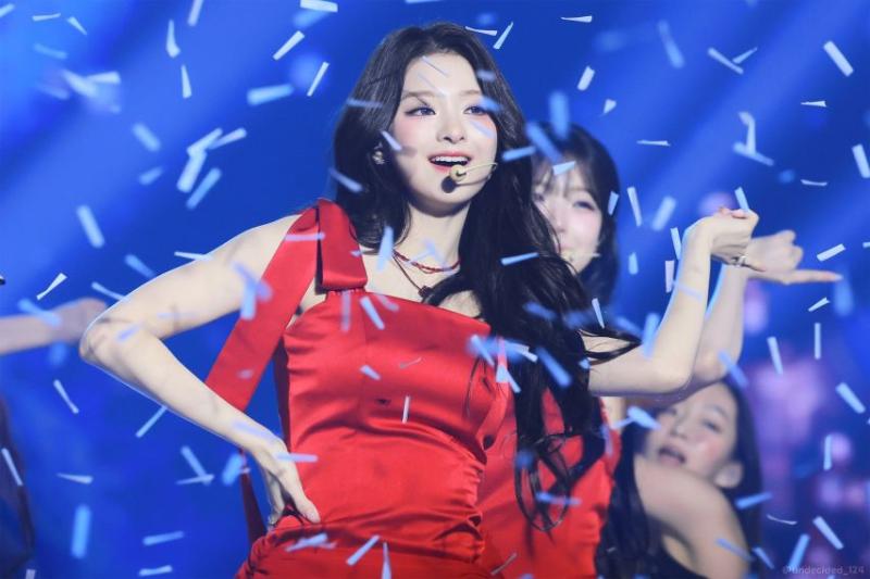 프로미스나인 이나경