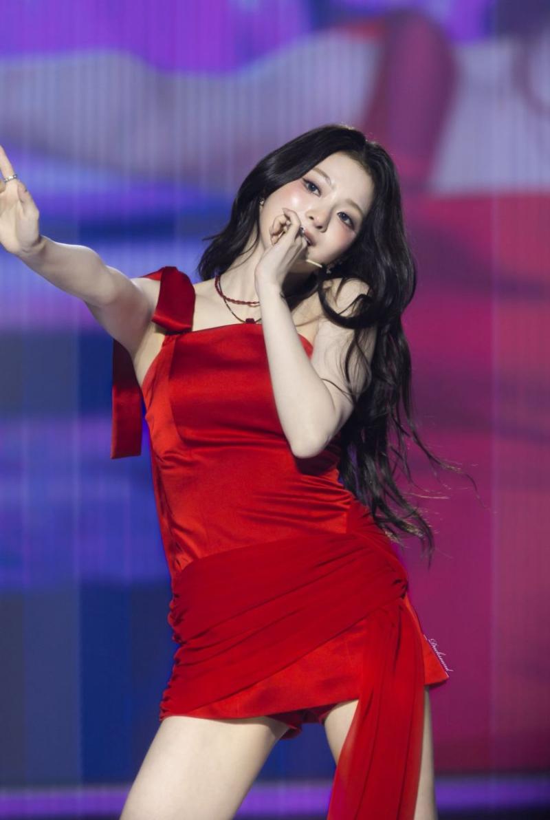 프로미스나인 이나경