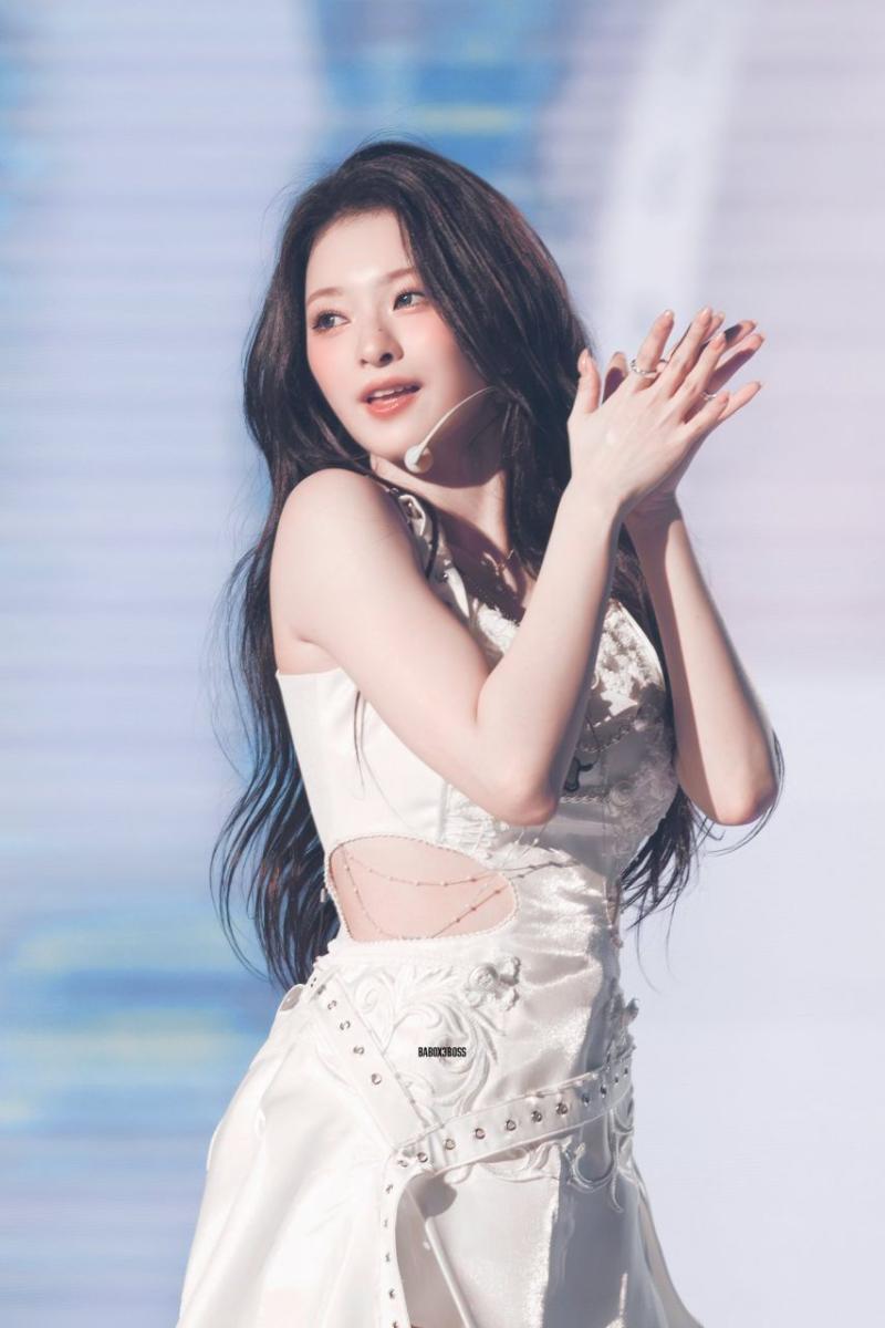 프로미스나인 이나경