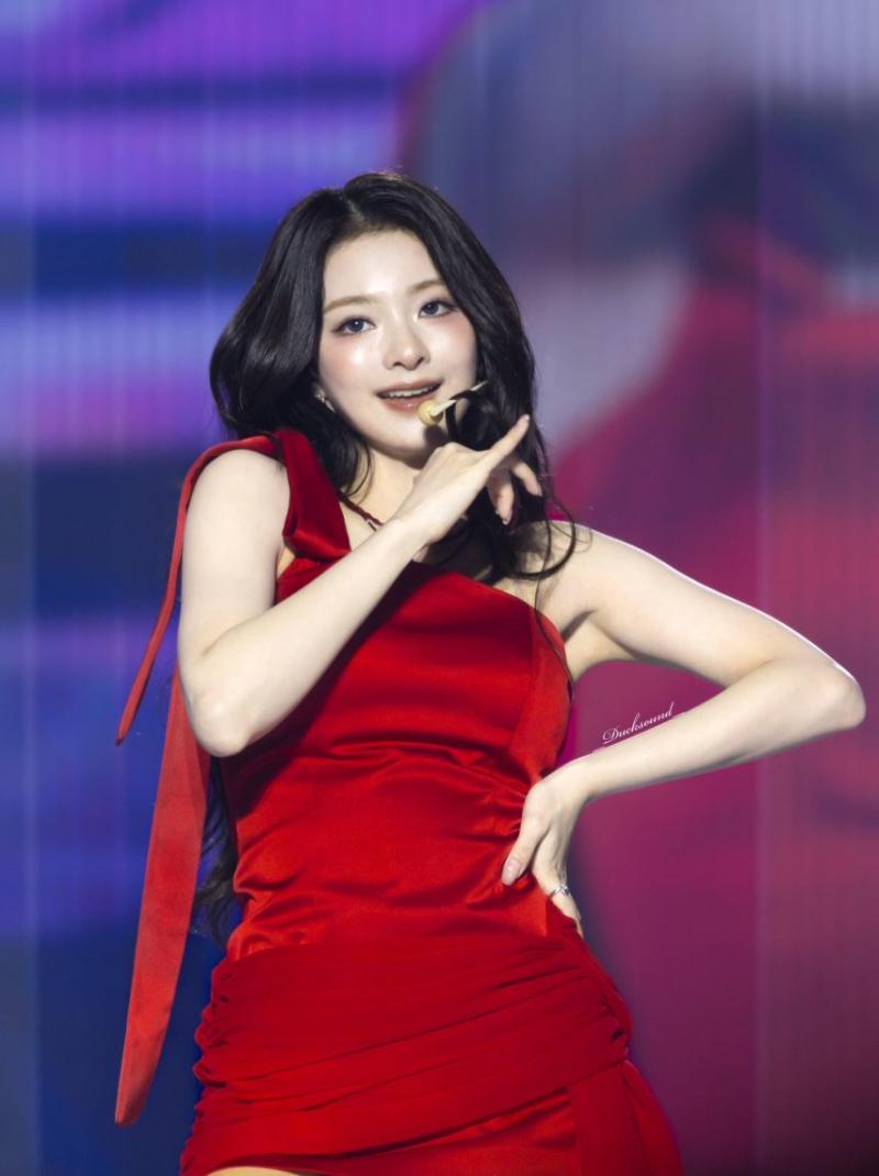 프로미스나인 이나경