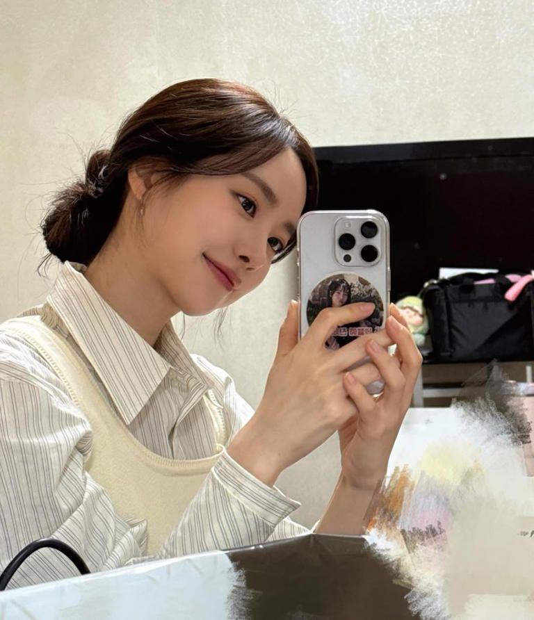 김규리 기상캐스터 아름다운 각선미 몸매