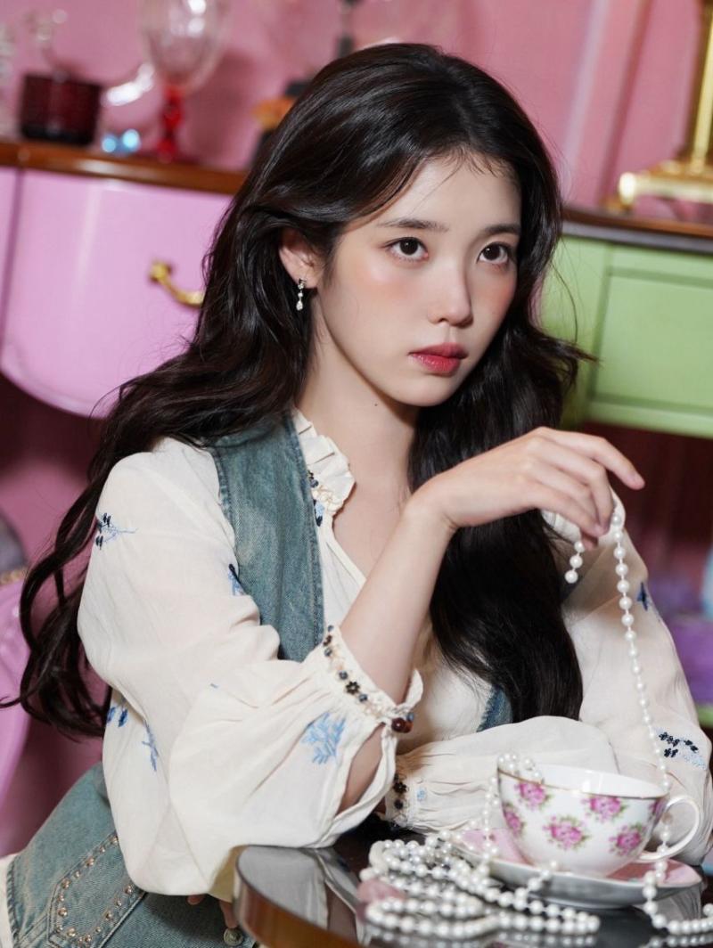 아이유 공승연 변우석 노상현 21세기대군부인 고화질/ 아이유 리콜라 에스티로더