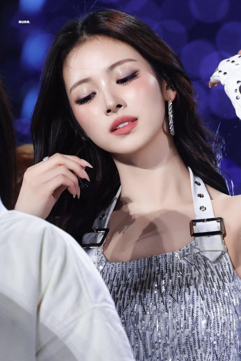 미야오(MEOVV) 안나