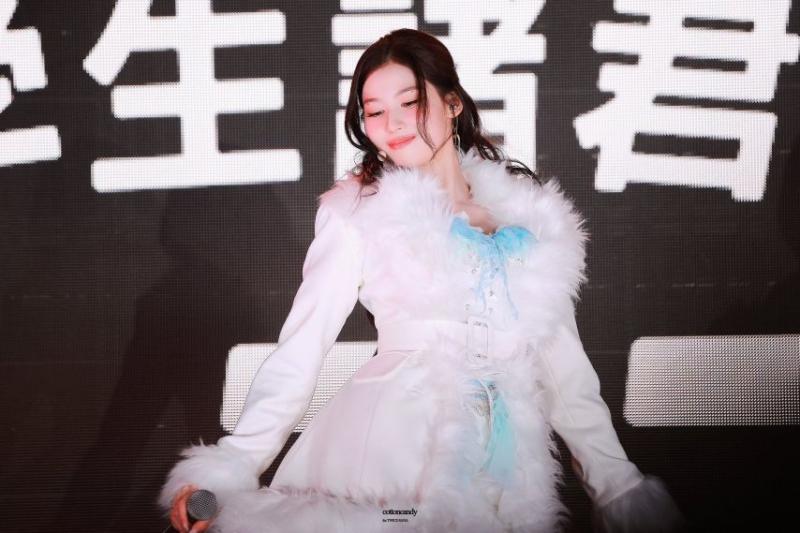 트와이스 사나