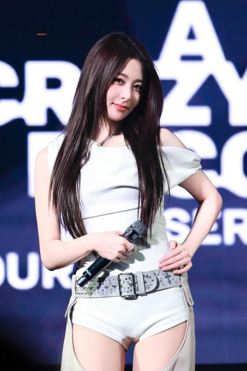 르세라핌 허윤진